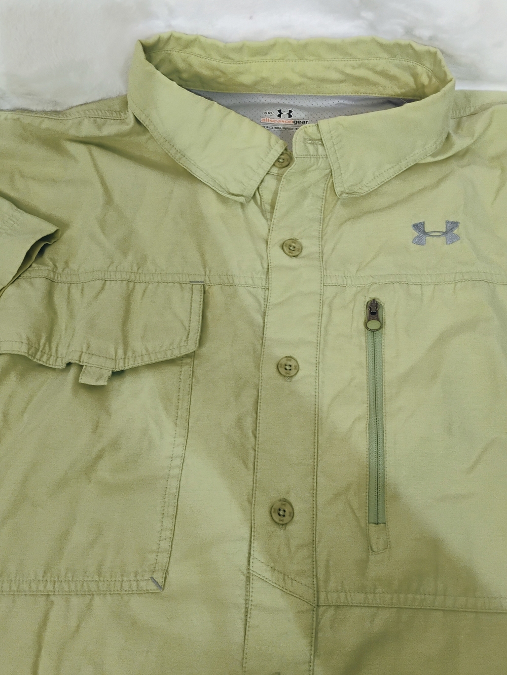 Under Armour Green Outdoor Vented Fishing Shirt XXL 2X Zip Pocket Short Sleeve T